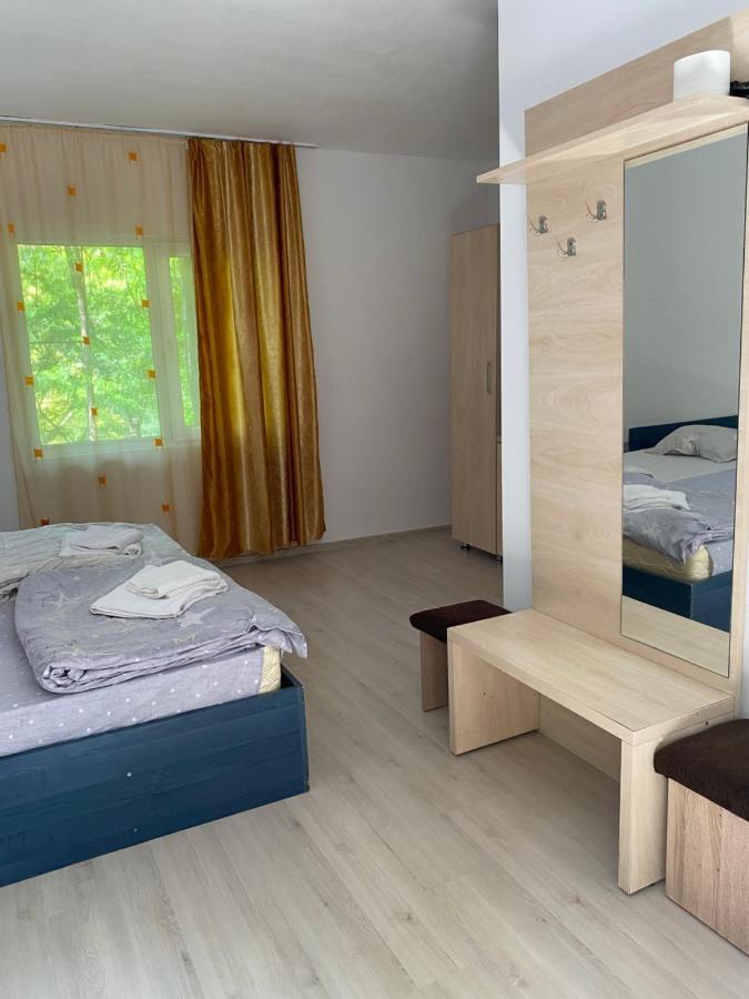 Bungalow Ambasador 2 Hotel Байле Херкулане Екстериор снимка